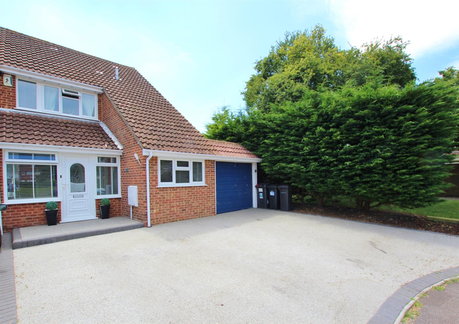 4 Bedroom Property For Sale in Bournemouth £340,000